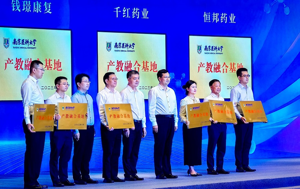 ballbet贝博2 (1).jpg